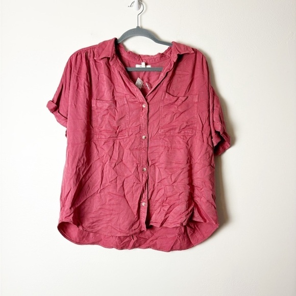 Maurices Tops - MAURICES • NEW Women’s Viscose Button Down Short Sleeve Blouse Pockets Size M